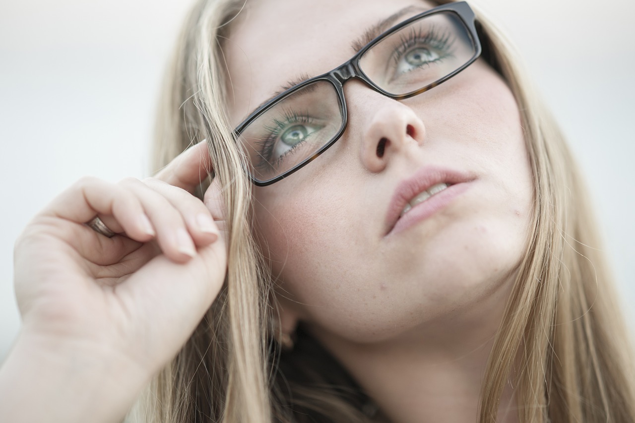 woman, glasses, view-2303382.jpg